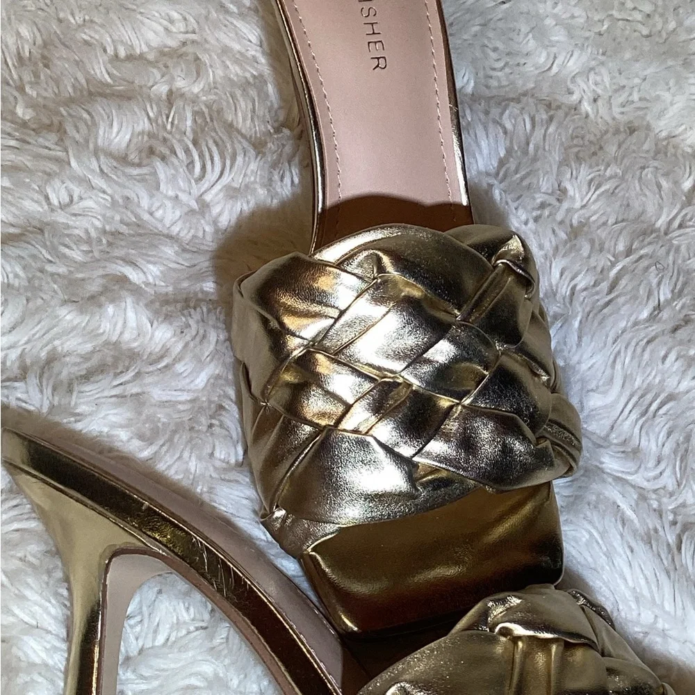Marc Fisher Gold women’s braided strap sandal size 7